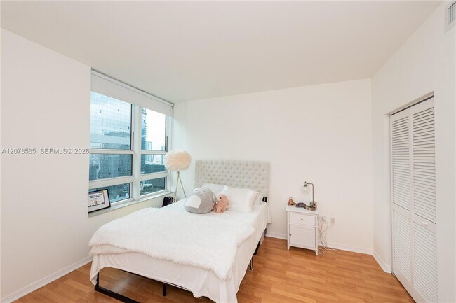 Building Photo - 951 Brickell Ave