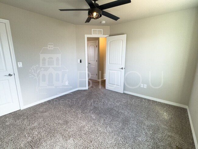 Building Photo - 10881 Aliso Dr