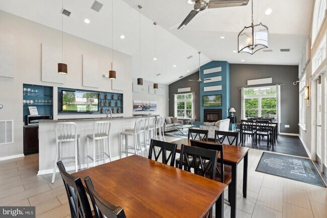 Building Photo - 1455A N Van Dorn St