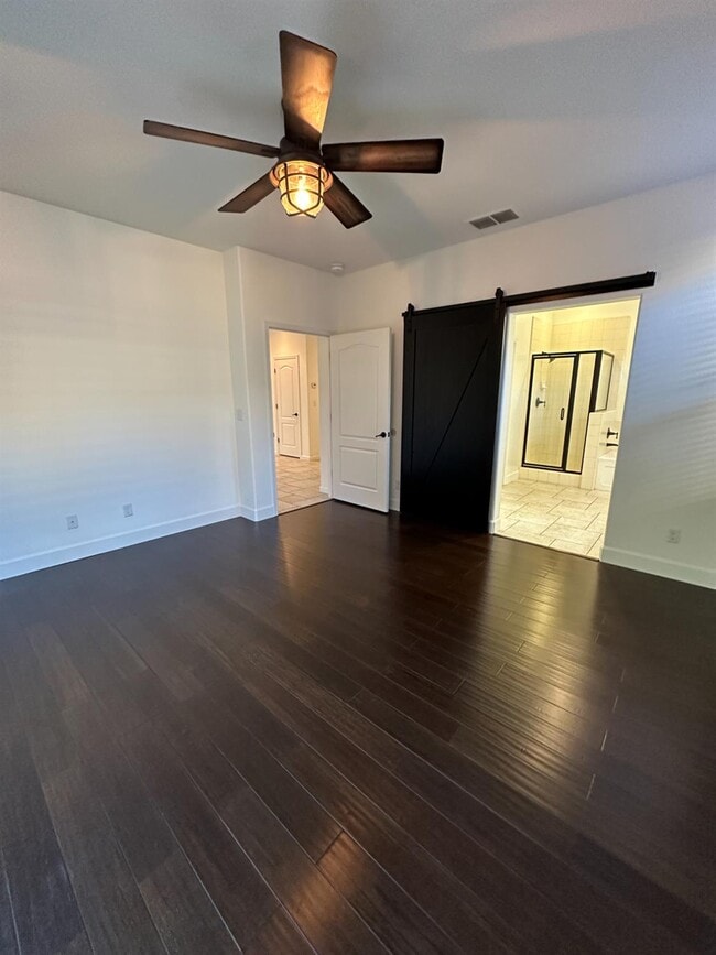 Building Photo - 3521 Buckingham Ave