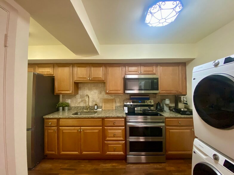 Building Photo - 13 Stonehenge Cir