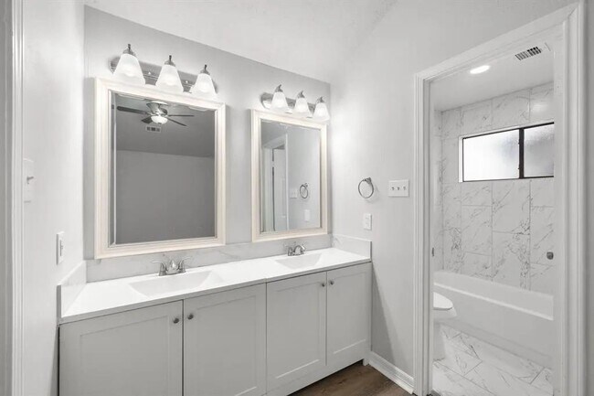 Building Photo - 12710 Hill Branch Dr