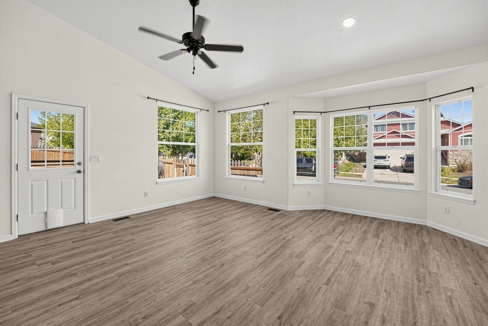 Building Photo - 1657 Dyer Loop