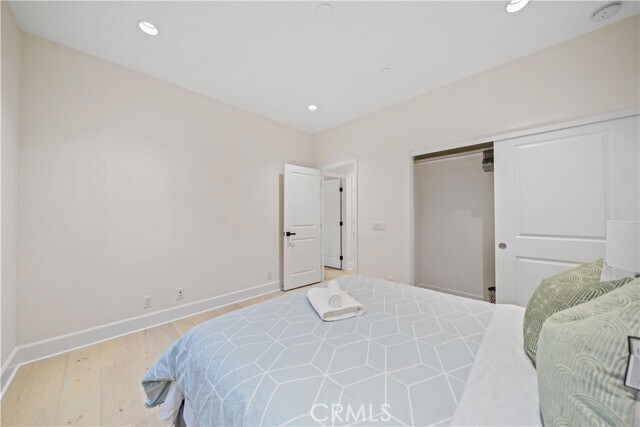 Building Photo - 102 Crimson Oak