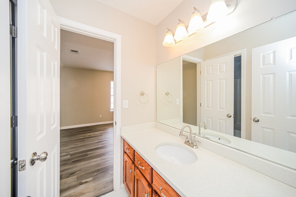 Building Photo - 10738 Pecan View Dr
