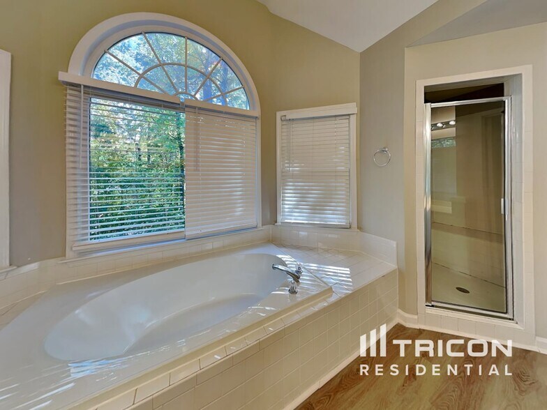 Building Photo - 257 Winding Waters Ct