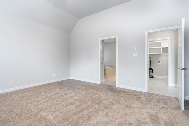 Building Photo - 204 Upland Dr