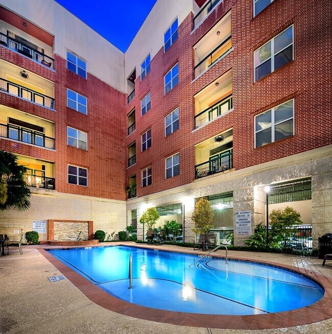 Building Photo - 300 St Joseph Pkwy