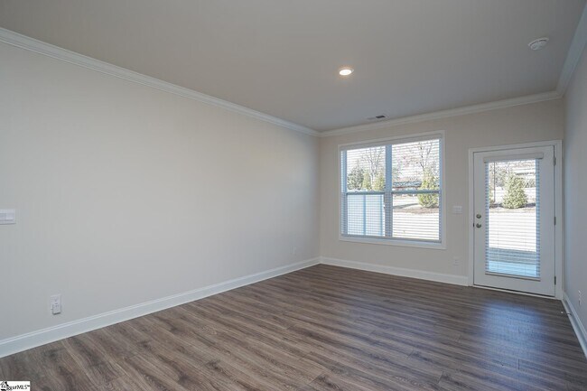 Building Photo - 204 Reynard Trl