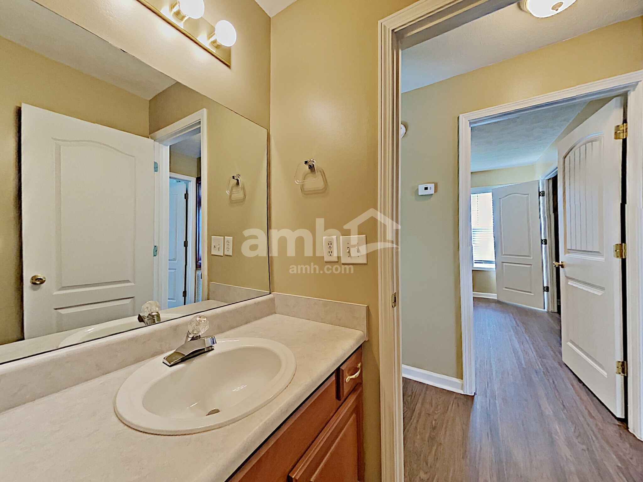 Building Photo - 1103 Bolton Dr