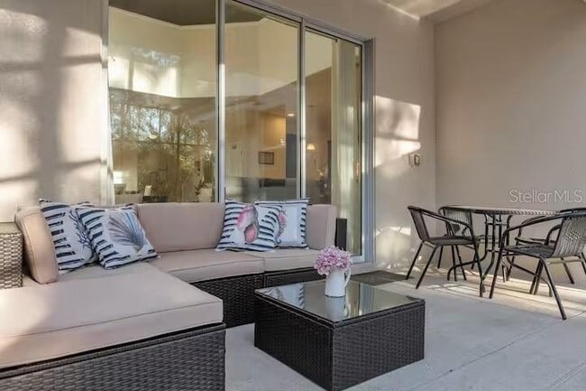 Building Photo - 8802 Bamboo Palm Ct