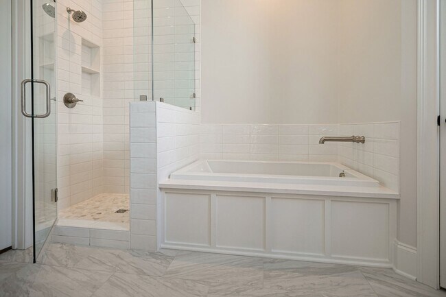 Building Photo - 3013 Long Br Cir
