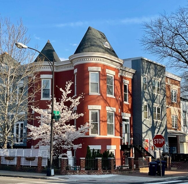 Building Photo - 1725 5th St NW