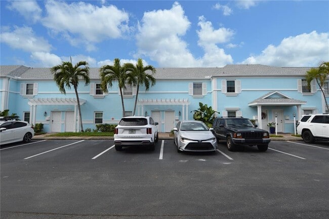 Building Photo - 3837 Pompano Dr SE