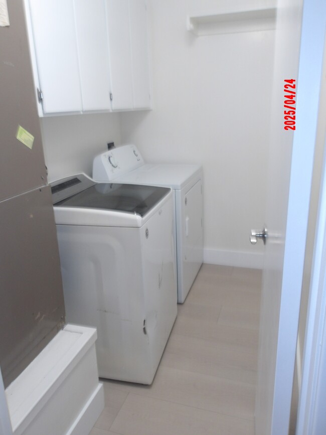 Building Photo - 8505 Grenache Ct