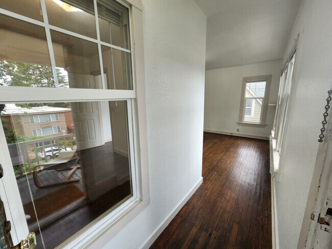 Building Photo - 4755 22nd Ave NE