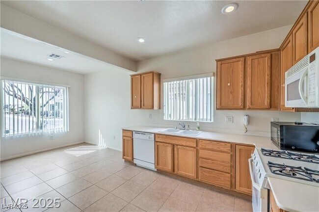 Building Photo - 3520 Kittiwake Rd