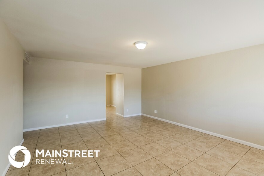 Building Photo - 6720 W Holly St