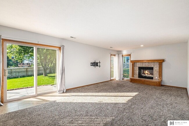 Building Photo - 11419 S 44th St