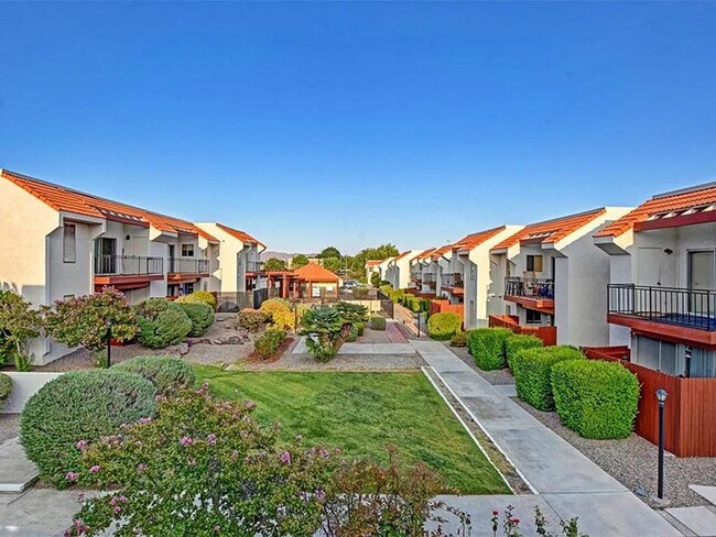 Building Photo - 870 Avenue B