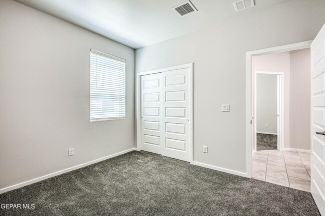 Building Photo - 916 Pettus Pl