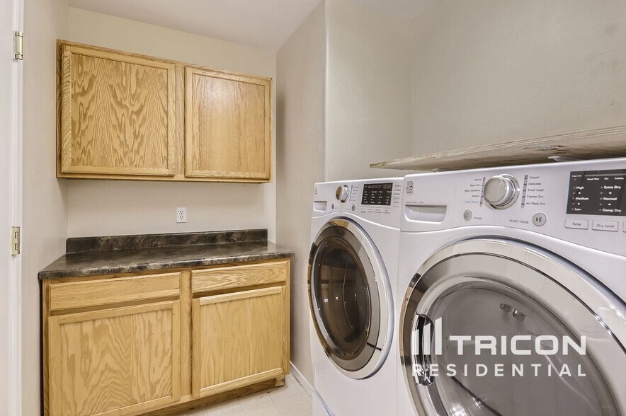 Building Photo - 9128 N 184th Ln