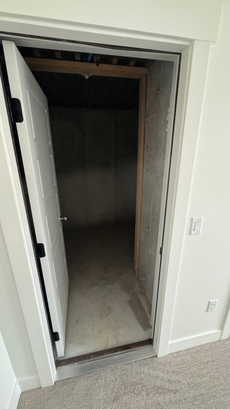 Building Photo - 204 N Rick Way