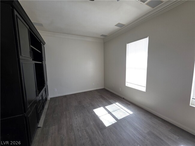 Building Photo - 9338 Wilderness Glen Ave