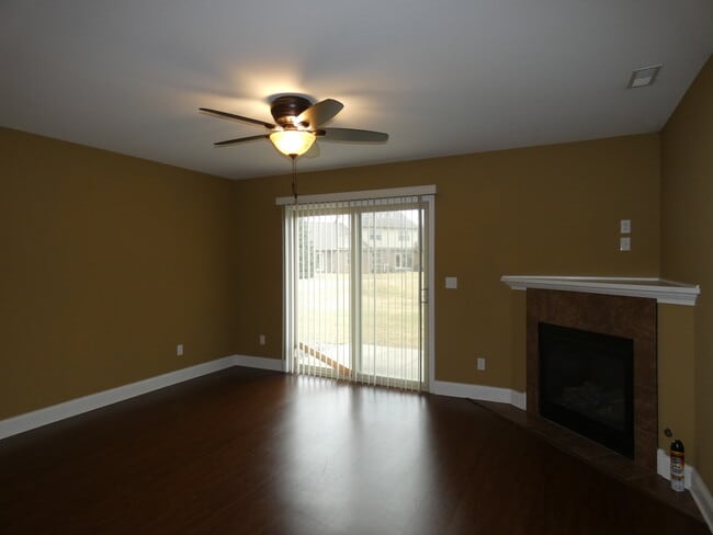 Building Photo - 627 N Edgemere Dr