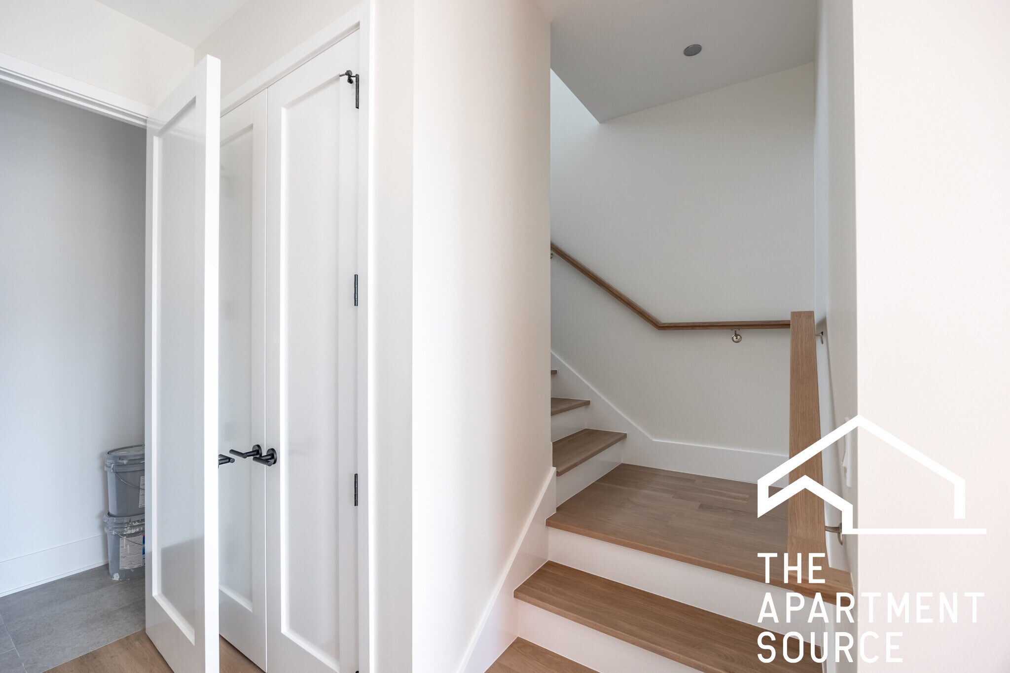 Building Photo - 1620 W Grand Ave