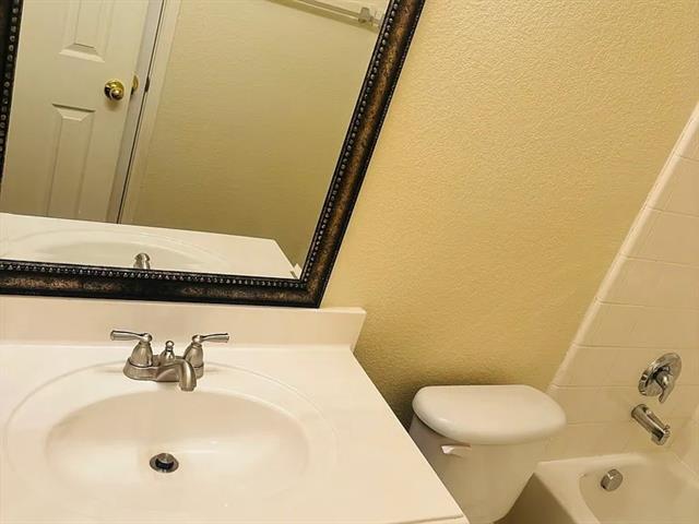 Building Photo - 100 Morel Dr