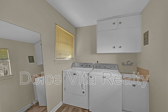 Building Photo - 1110 Walnut Ave