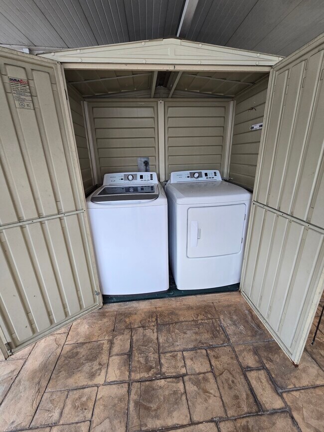 Building Photo - 2270 W 54th Pl