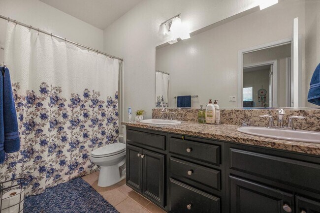 Building Photo - Newly Built Lennar Home in Northwest Fresno