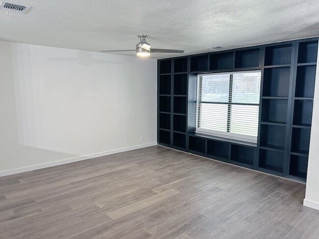 Building Photo - 16718 Stoney Glade