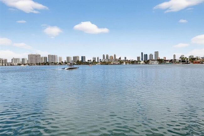 Building Photo - 16565 NE 26th Ave