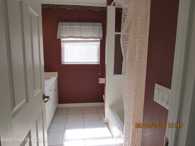 Building Photo - 2710 Bradfordt Dr