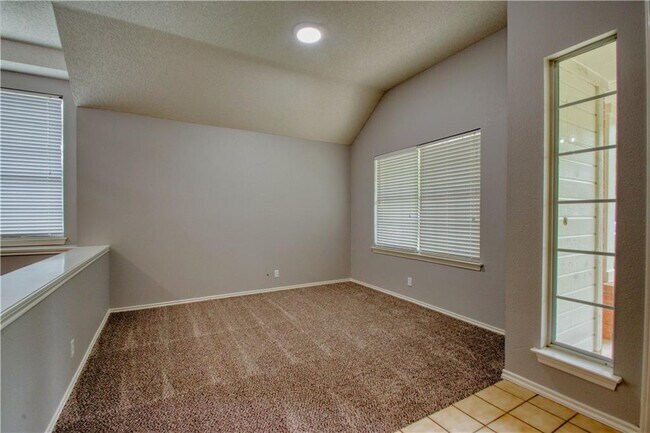 Building Photo - 306 Marigold Ln