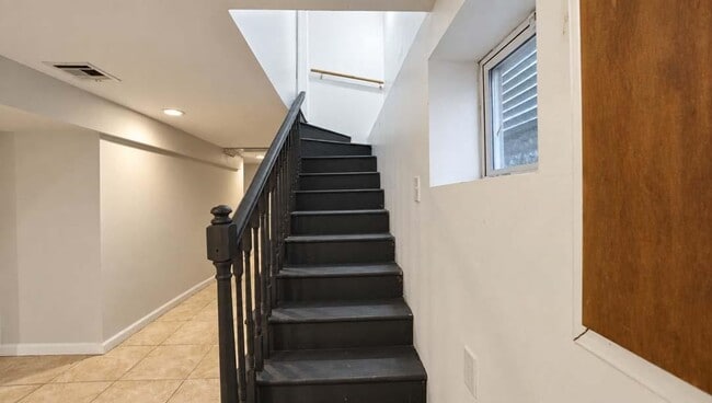 Building Photo - 275 Avenue A