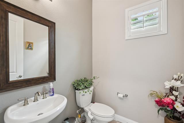 Building Photo - 6809 Royal View Dr