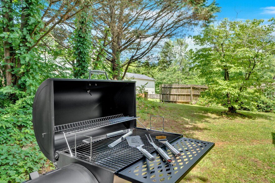 Building Photo - 7540 Chatham Cir