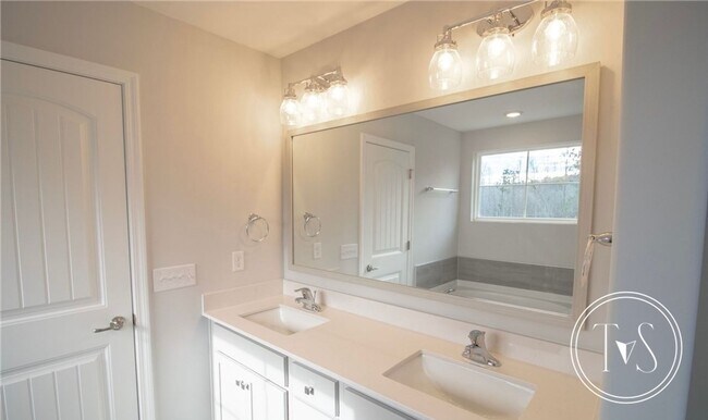 Building Photo - 254 Flagler Dr