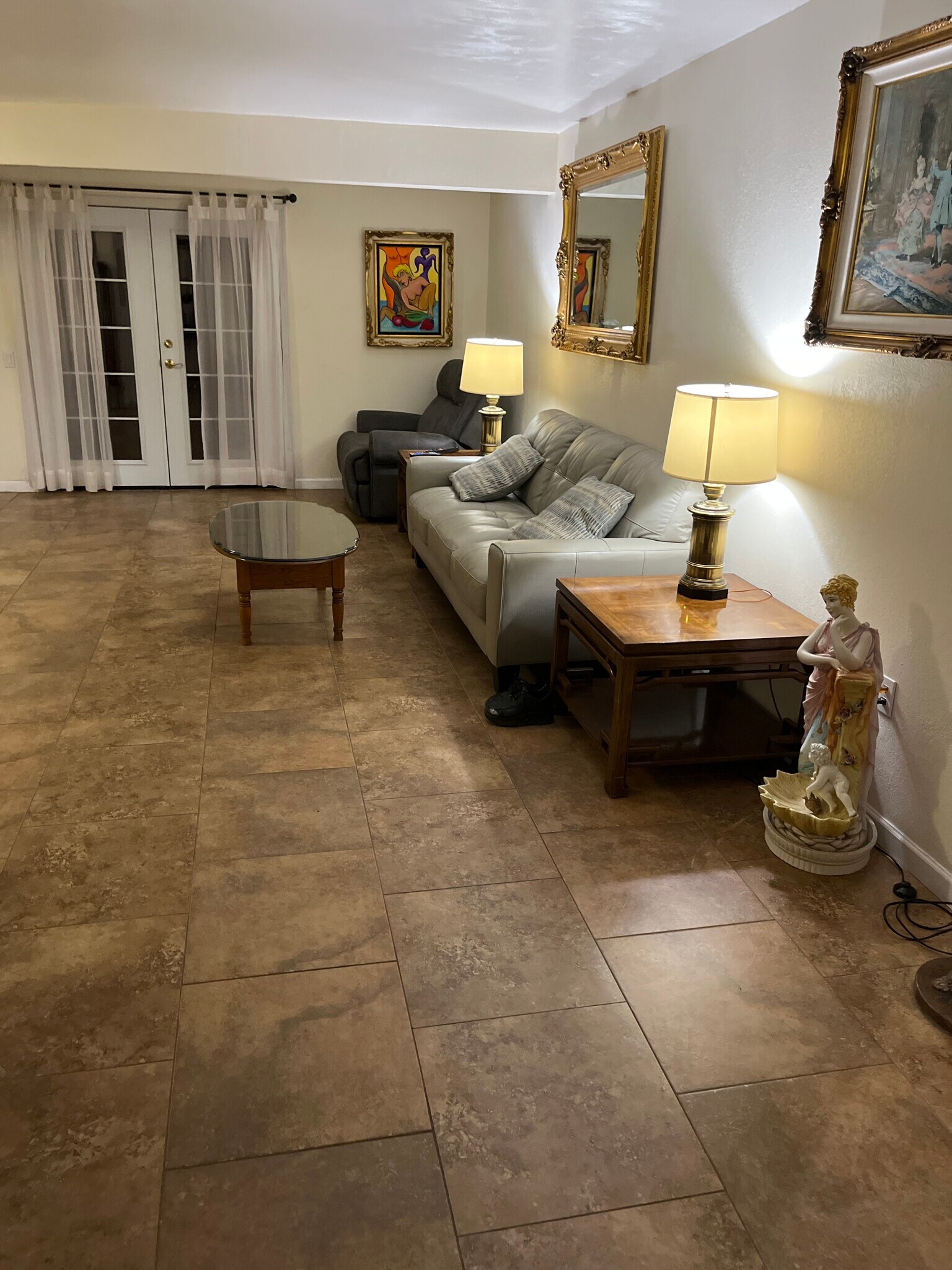 Building Photo - 53 W Calle del Lago