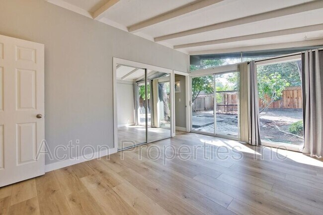 Building Photo - 18850 Newsom Ave