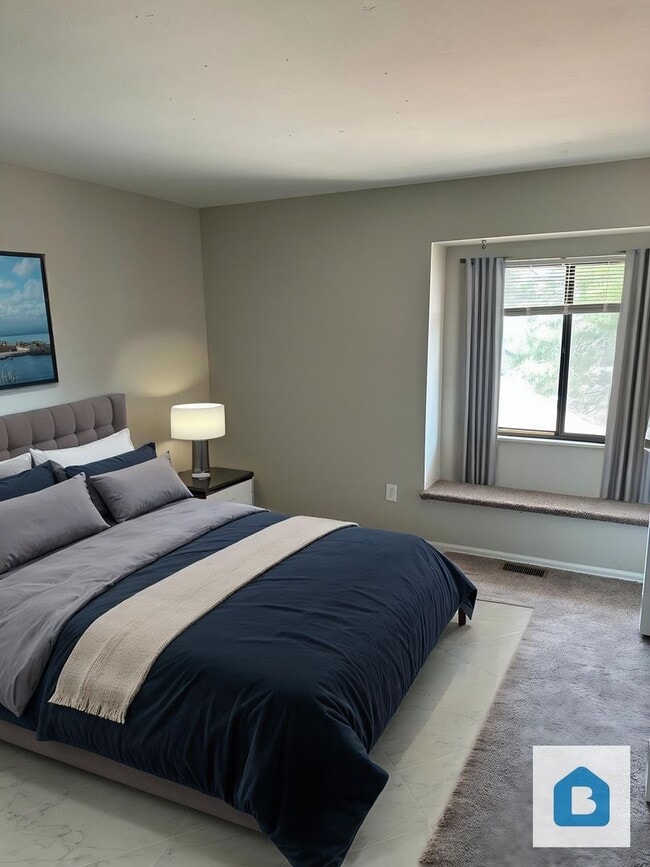 Building Photo - 5458 Fiesta Ln