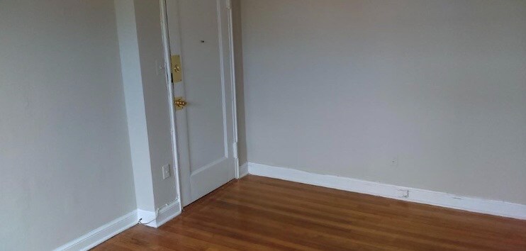 Building Photo - 1135 16th St NE