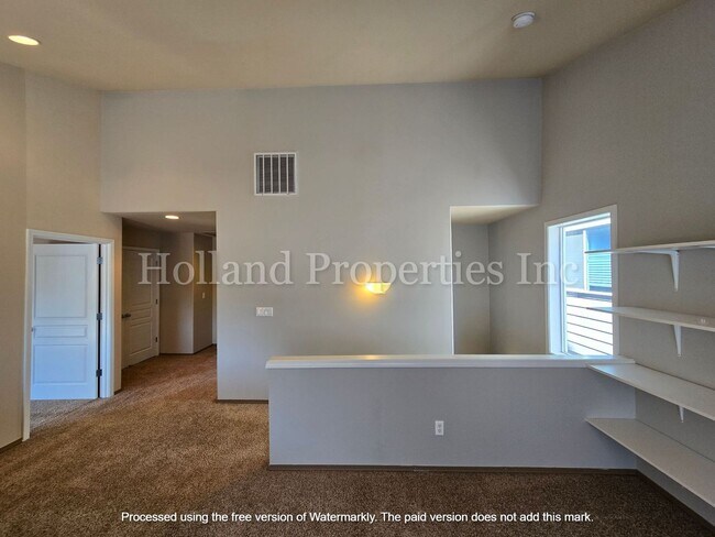 Building Photo - Modern Comfort Meets Prime Beaverton Living