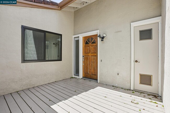 Building Photo - 1541 Moraga Way