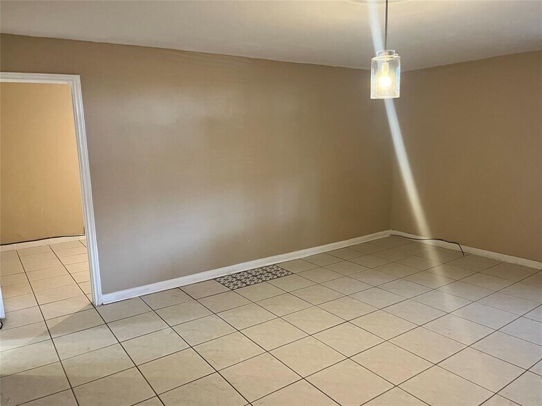 Building Photo - 7510 Hornwood Dr