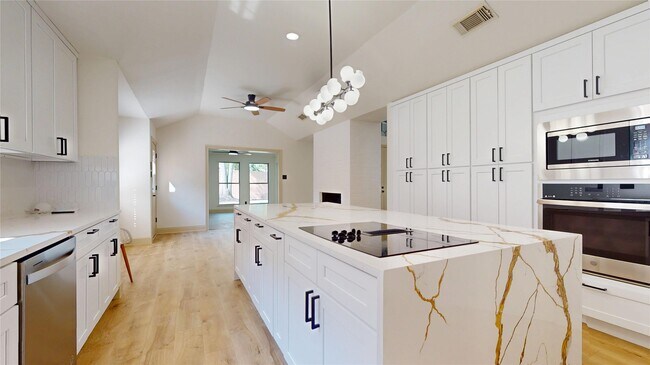 Building Photo - 22010 Rockchester Dr